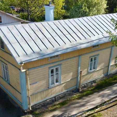 Bed & Breakfast Kirkkokadun Amanda Ja Olga Uusikaupunki