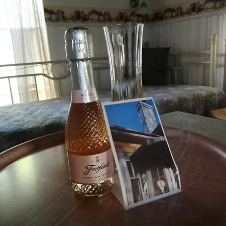 Kirkkokadun Amanda Ja Olga Uusikaupunki