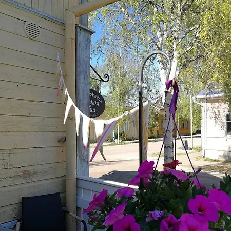 Couette-café Kirkkokadun Amanda Ja Olga Uusikaupunki