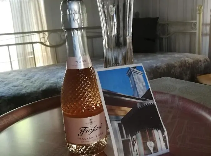 Kirkkokadun Amanda Ja Olga Uusikaupunki